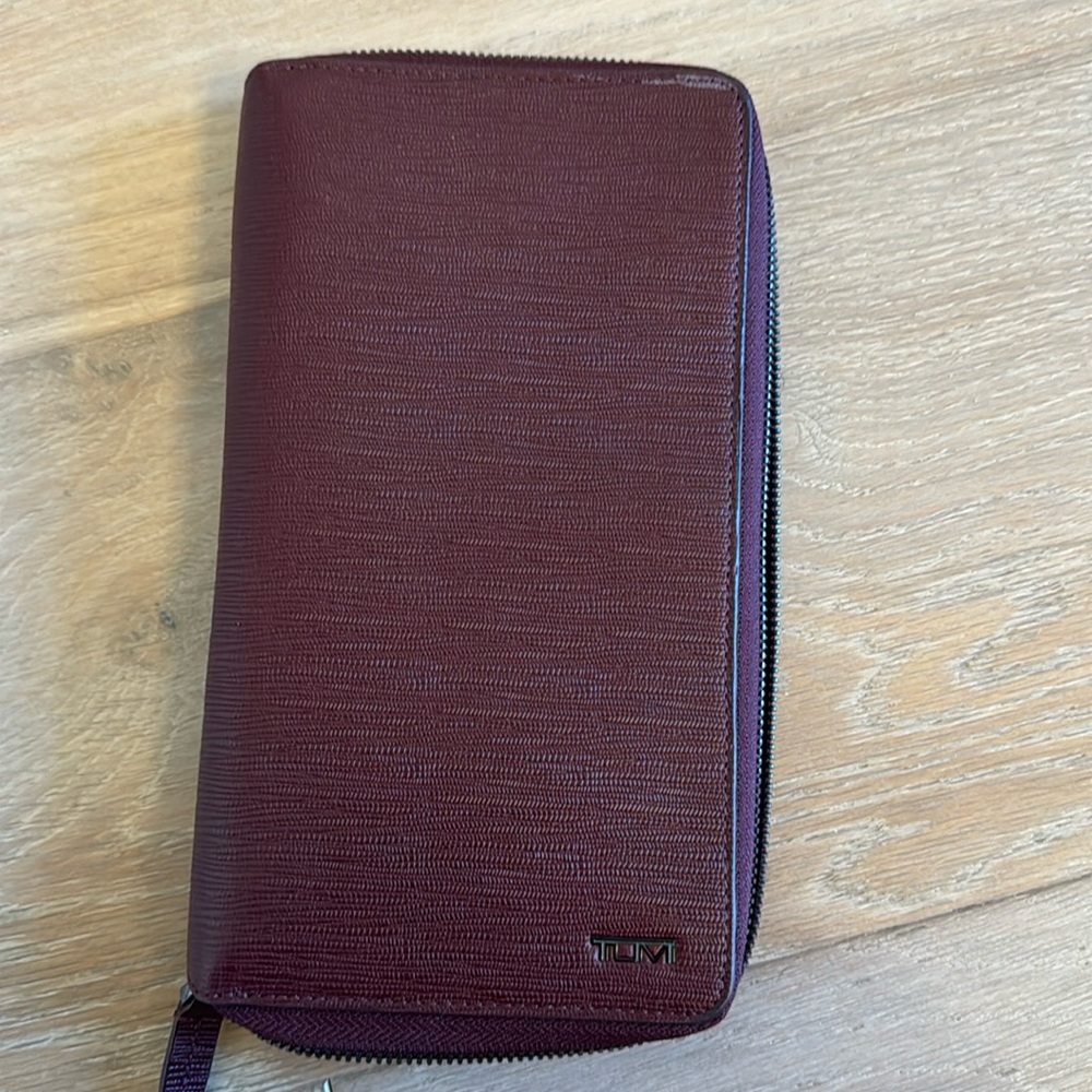 Tumi travel wallet brand new